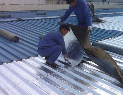 在高温条件下自粘防水卷材怎么进行揭膜?